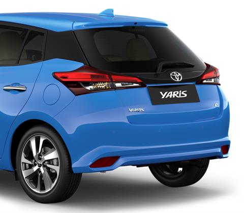 Đuôi xe tại đại lý Toyota Vinh